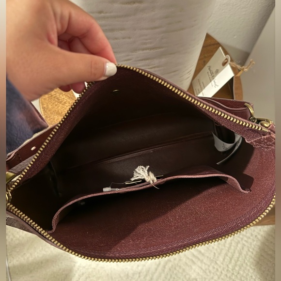 Madewell Burgundy Leather Shoulder Bag - Picture 4 of 8